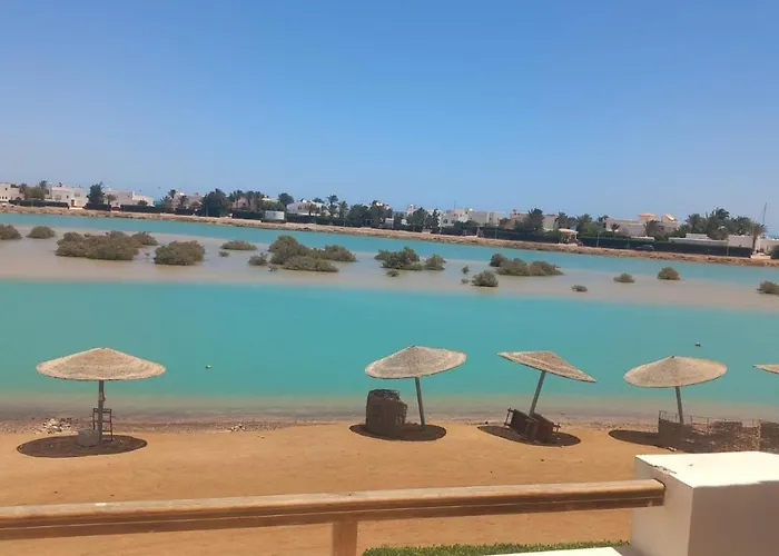 The White Haven - Lagoon & Sea View شقة